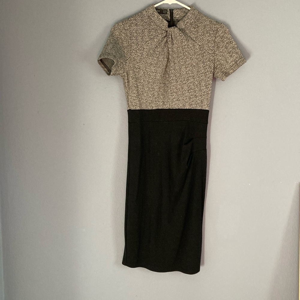 Gently used business dress, fitted in great condition